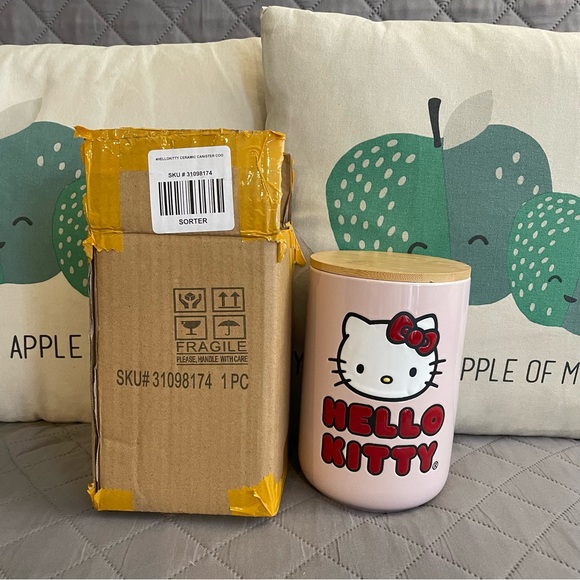 NIB Hello Kitty Pink Ceramic Jar - Picture 9 of 11